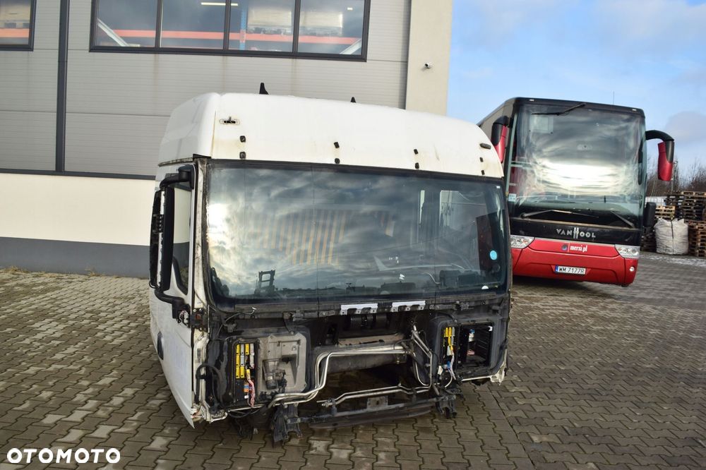 SZKIELET KABINY WRAZ Z DRZWIAMI MAN TGX XLX - 9