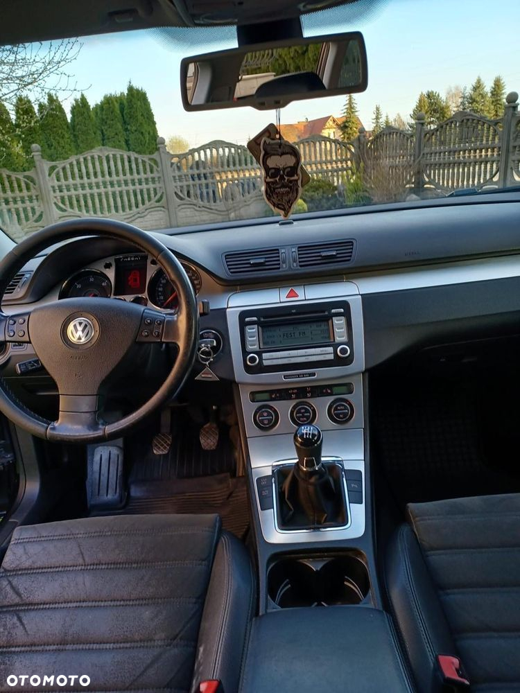 Volkswagen Passat - 14