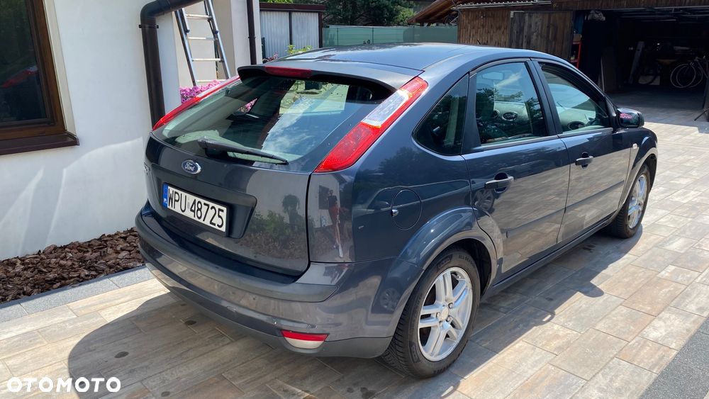 Ford Focus 1.6 Ambiente - 4