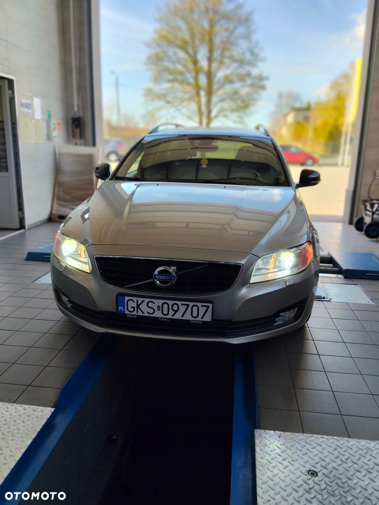 Volvo V70 D2 Geartronic Powershift Momentum - 2
