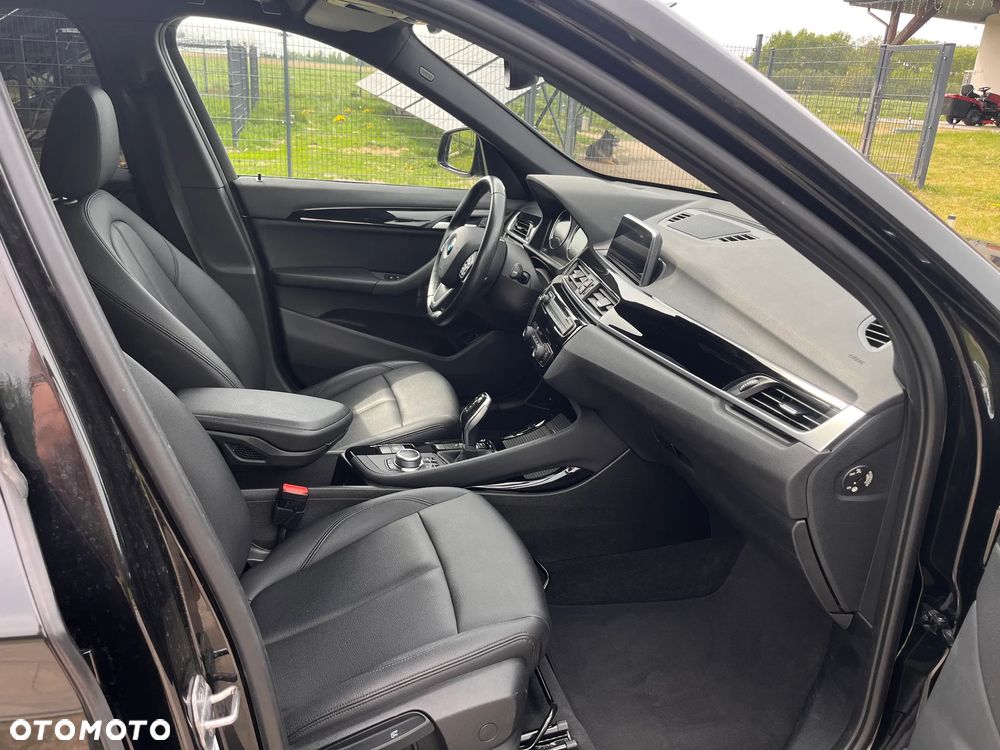 BMW X1 sDrive18i GPF Sport Line - 18