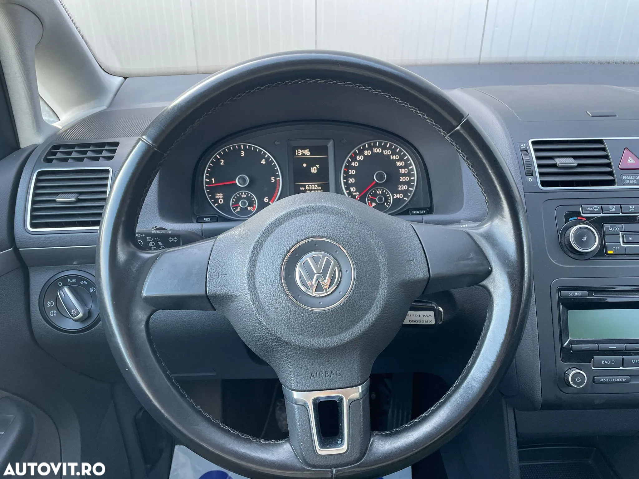 Volkswagen Touran 1.6 TDI BlueMotion Technology Comfortline - 12