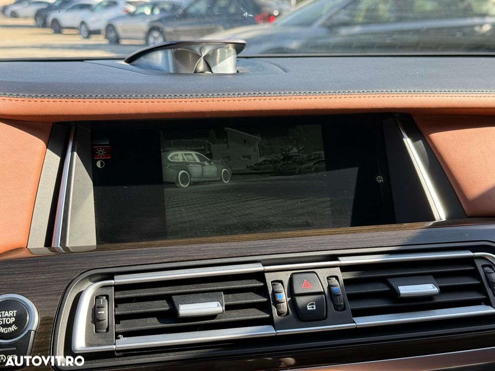 BMW Seria 7 740d xDrive - 23