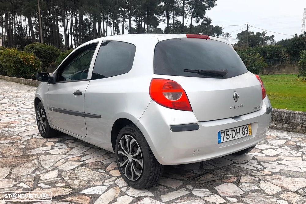 Renault CLIO 1.5 DCI - 5