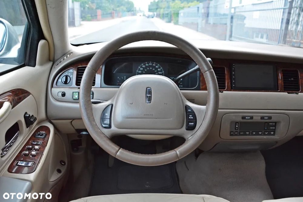 Lincoln Town Car 4.6 Executive - 26