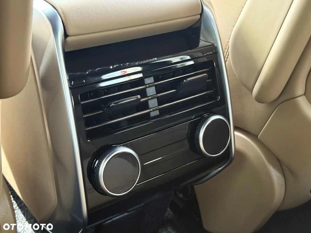 Land Rover Range Rover D350 Autobiography - 11