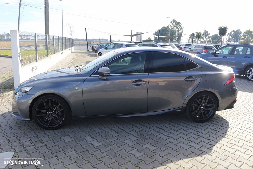 Lexus IS 300H F Sport - 14