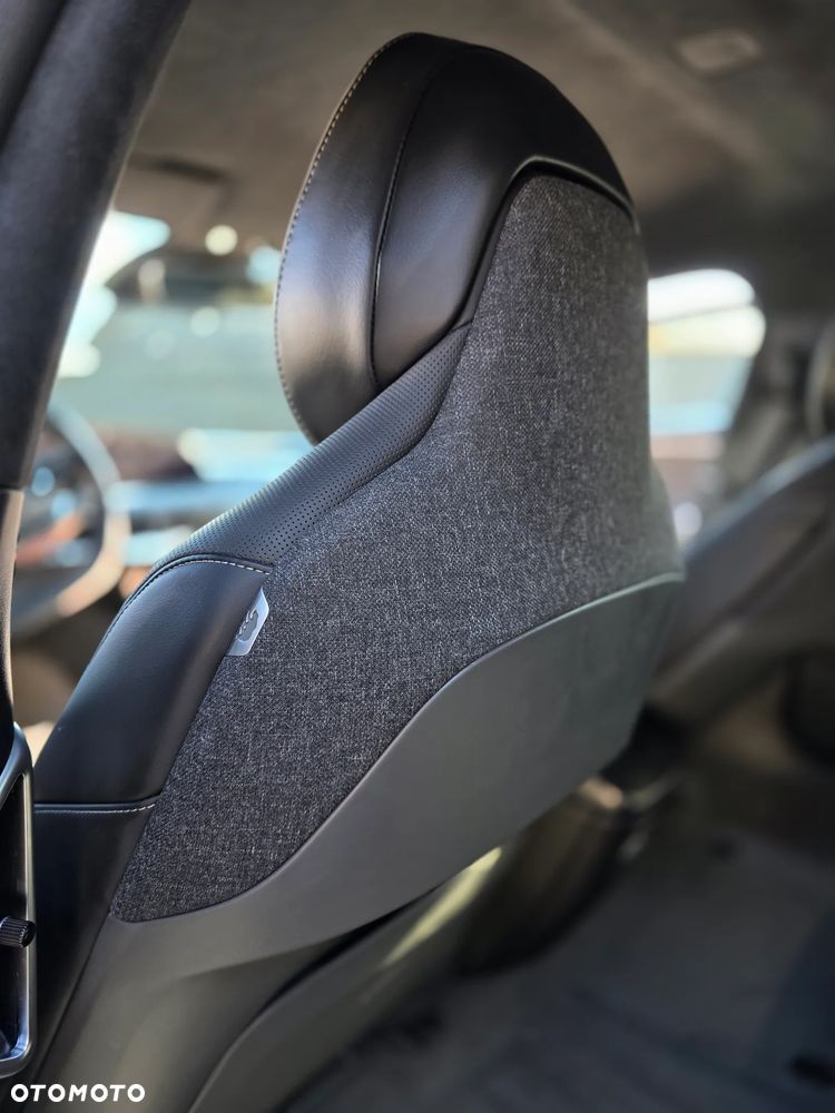 Lucid Air - 24