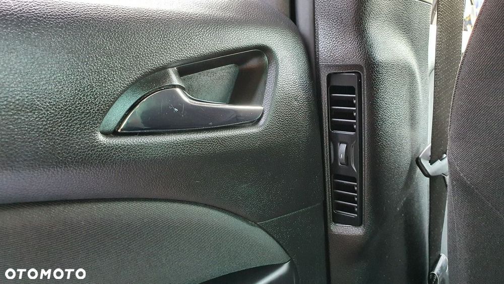 Opel Zafira - 10