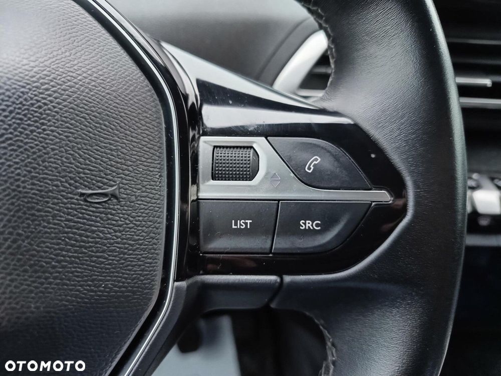 Peugeot 3008 1.2 PureTech Allure S&S - 25