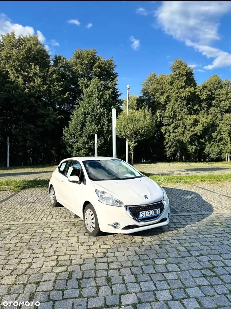 Peugeot 208 - 1