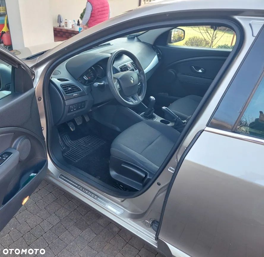 Renault Fluence 1.6 16V Privilege - 10