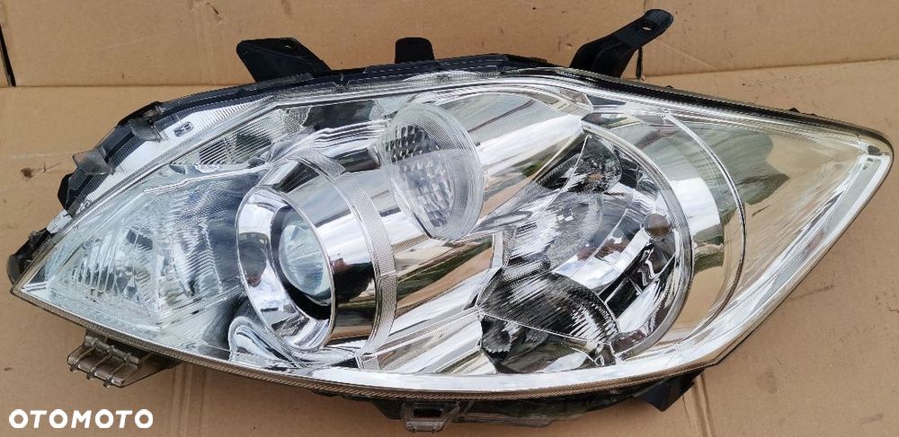 Xenon lewy lampa Lewa Toyota Auris I Lift 2010- - 1