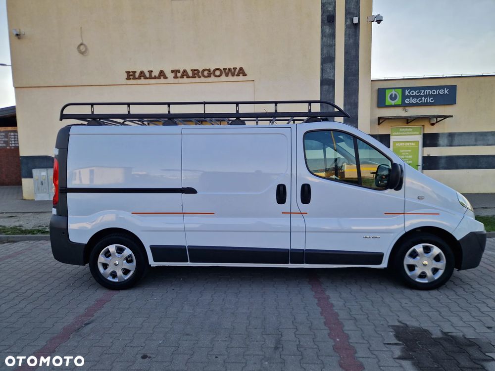 Renault TRAFIC - 2