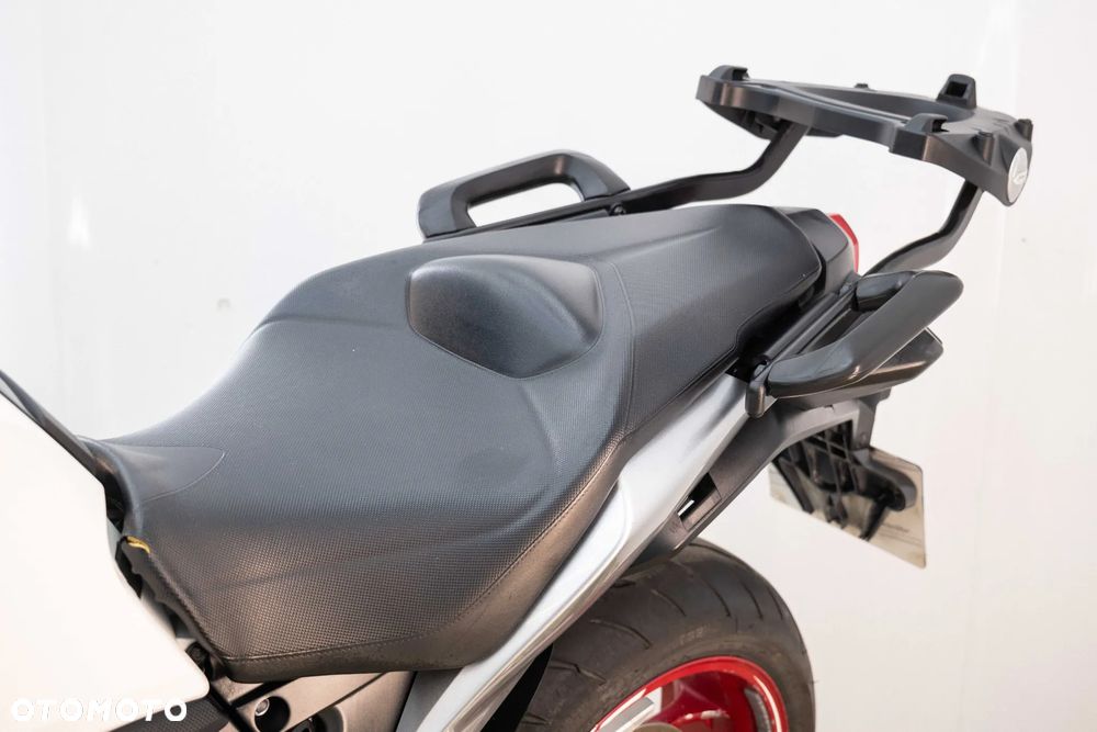 Honda VFR - 19