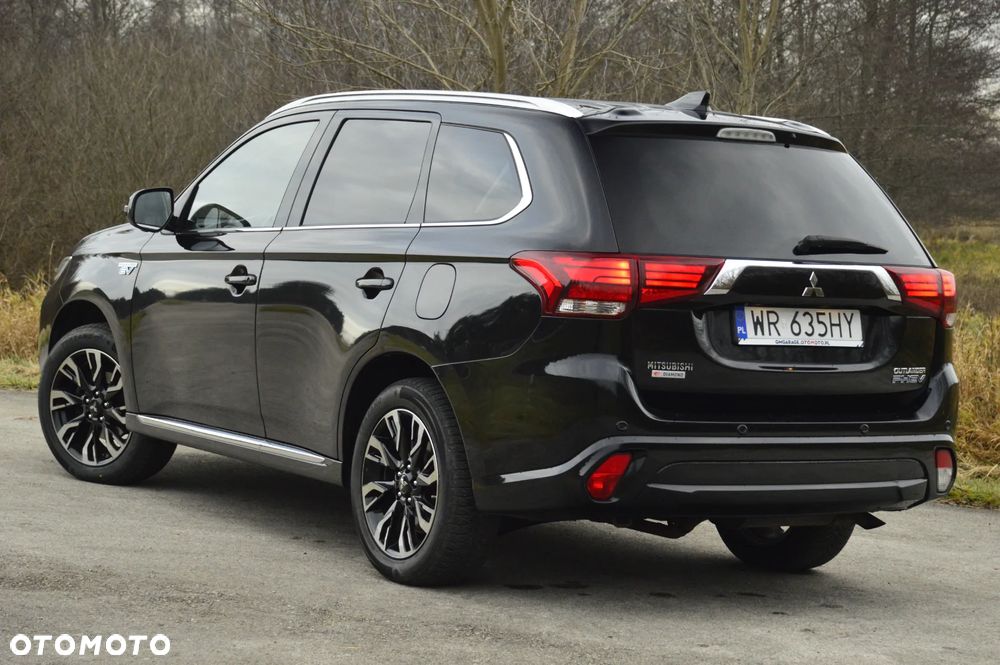 Mitsubishi Outlander 2.0 4WD Top - 4