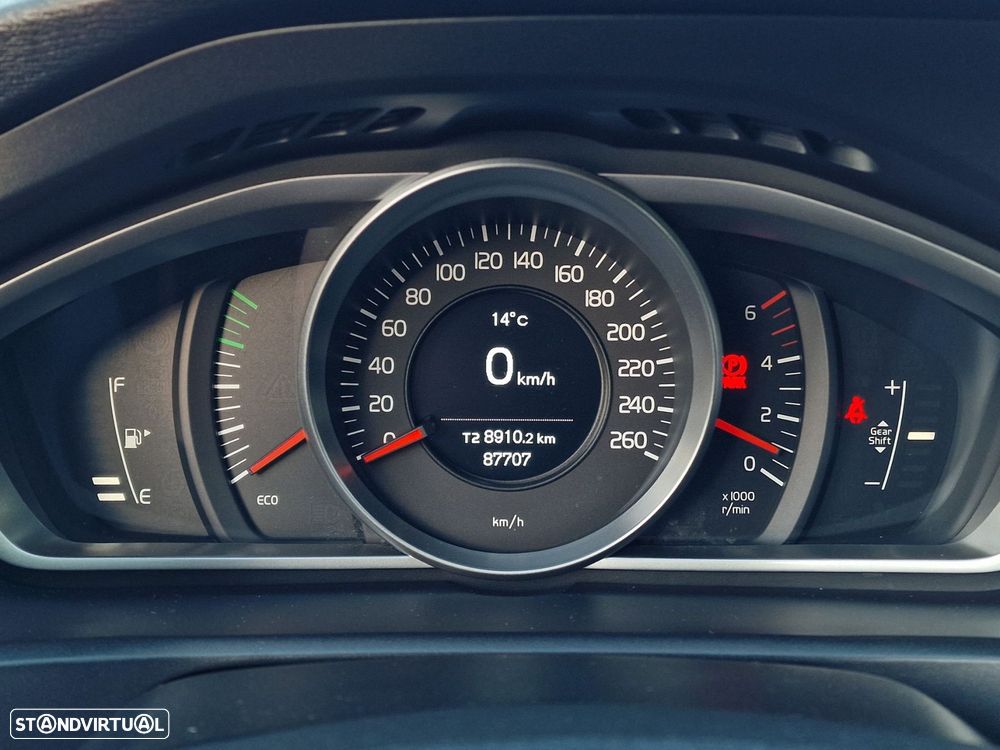 Volvo V40 Cross Country 2.0 D3 - 22