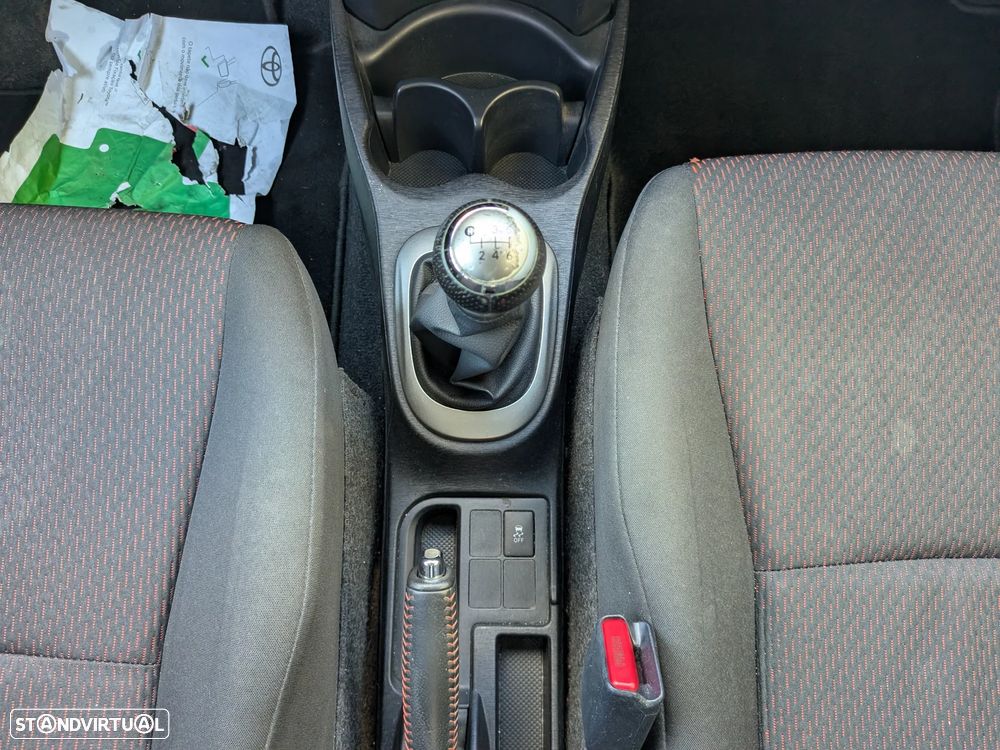 Toyota Yaris 1.33 VVT-i Sport - 14