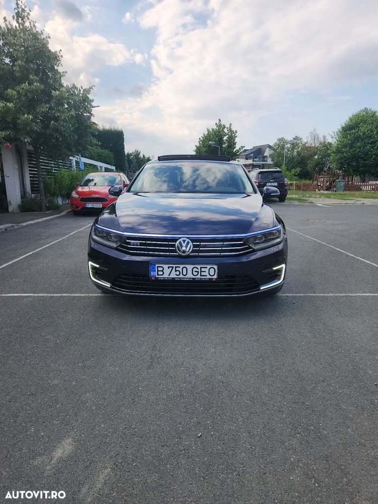 Volkswagen Passat - 2