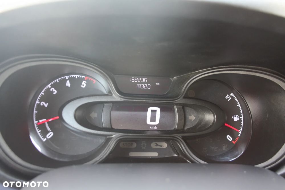 Opel Vivaro - 17