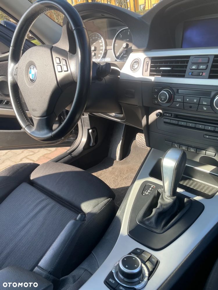 BMW Seria 3 320d xDrive DPF - 12