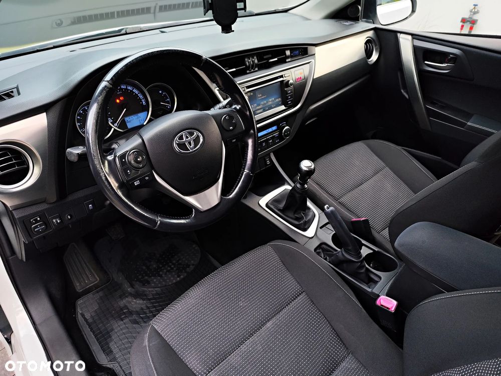 Toyota Auris - 24