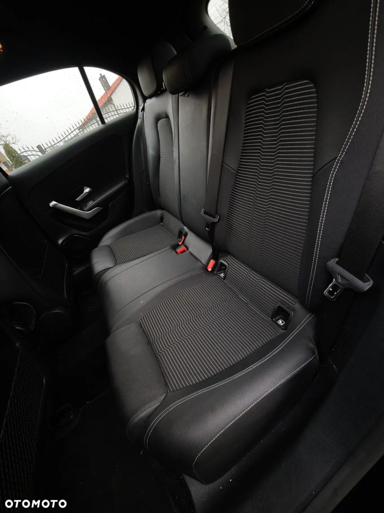 Mercedes-Benz Klasa A 200 Edition 19 - 27