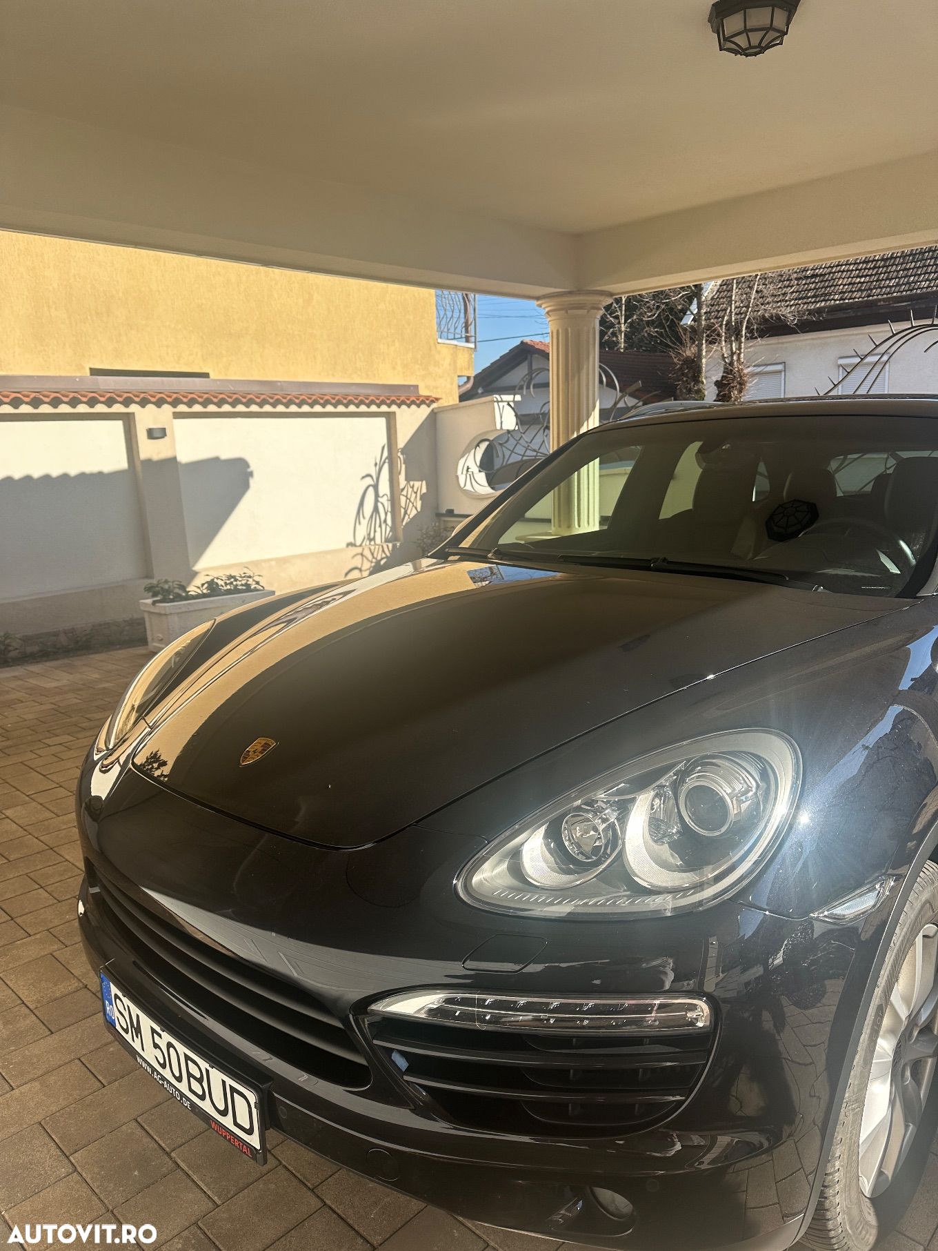 Porsche Cayenne - 1