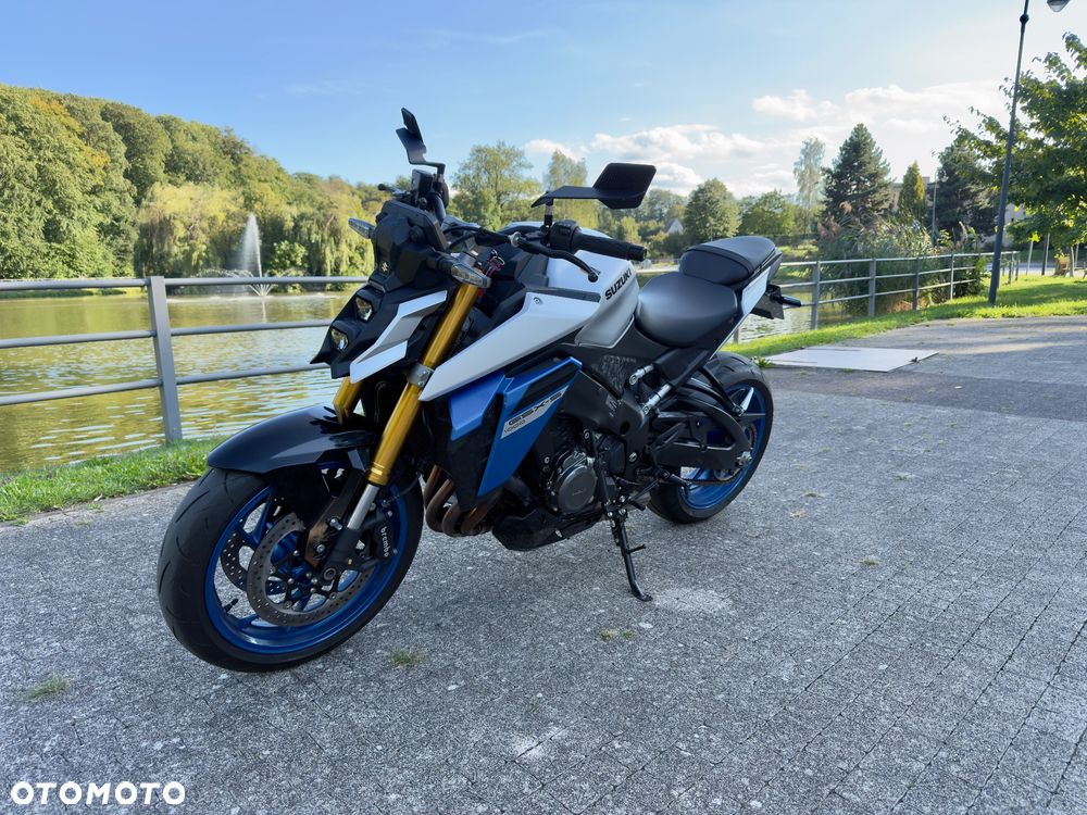 Suzuki GSX 1000 - 8
