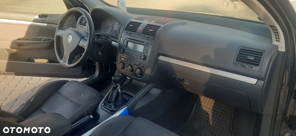 Volkswagen Golf 1.6 FSI Comfortline - 2