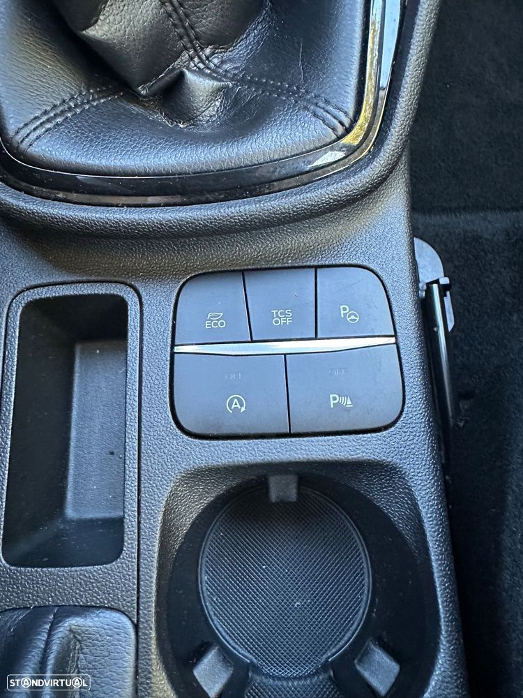 Ford Fiesta 1.0 EcoBoost S&S TITANIUM - 18