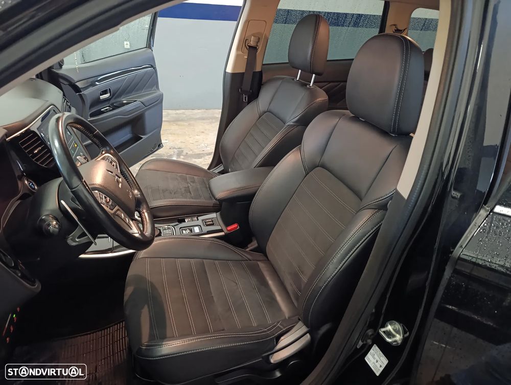 Mitsubishi Outlander - 11