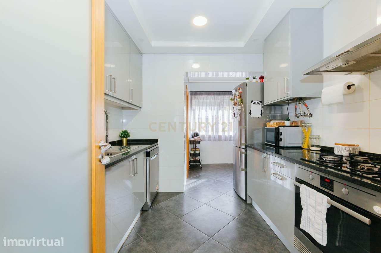 Apartamento T2 totalmente renovado em Campo de Ourique | Varanda | Vis - Grande imagem: 2/30