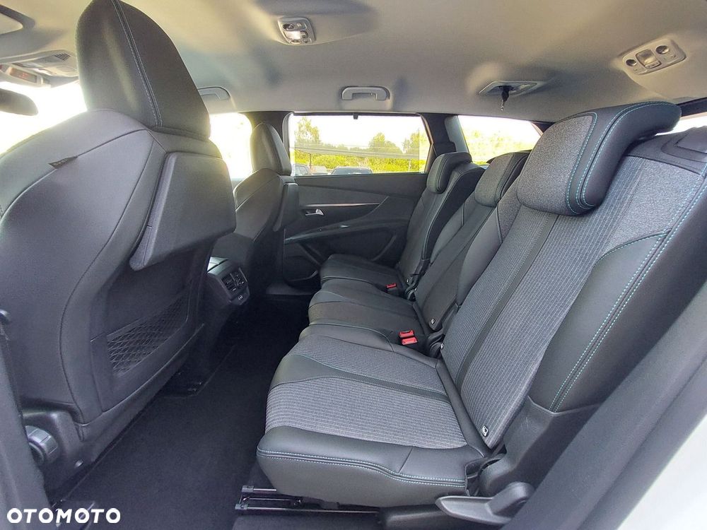 Peugeot 5008 1.2 PureTech Allure Pack S&S EAT8 - 7
