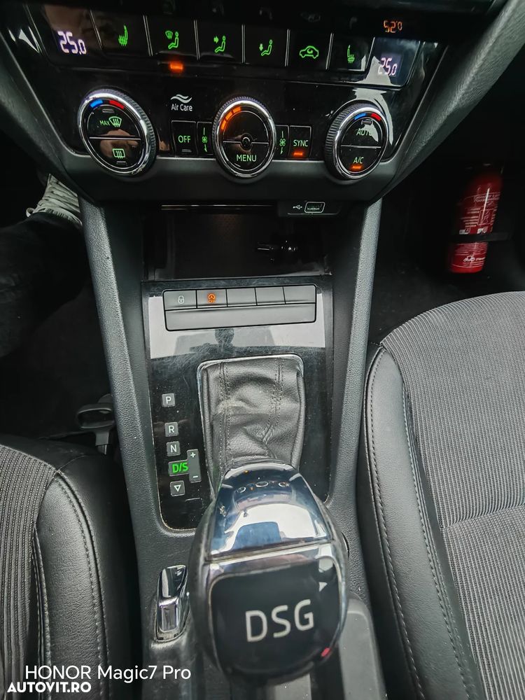Skoda Octavia 1.6 TDI DSG Ambition - 12