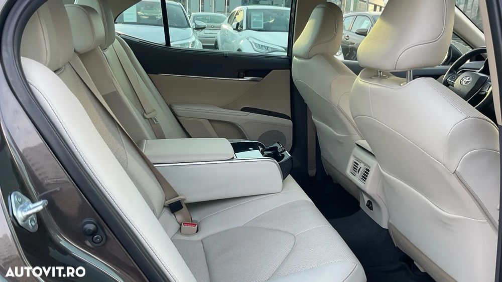 Toyota Camry 2.5 Hybrid Exclusive - 16