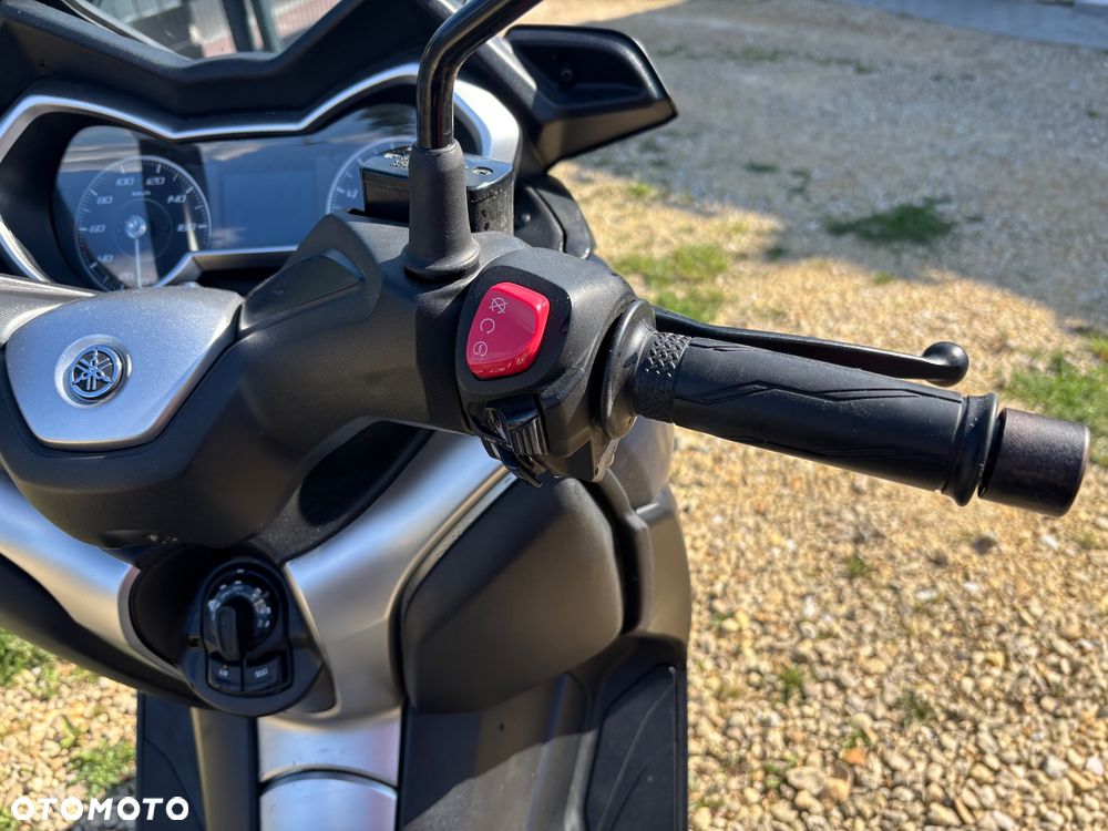Yamaha X-max - 12