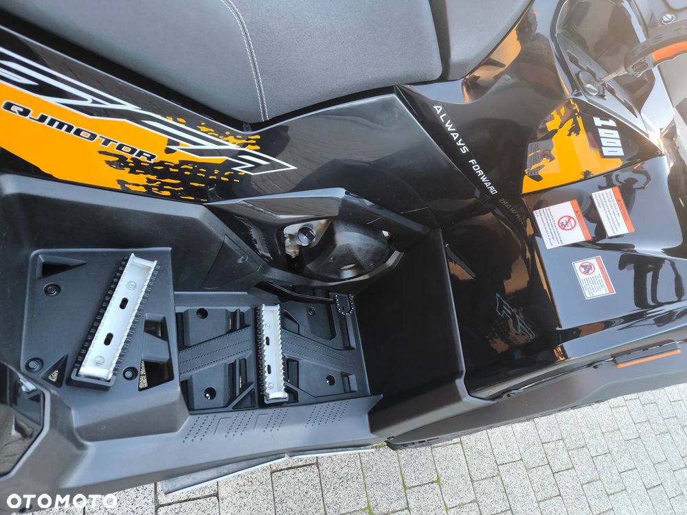 QJMOTOR SFA 1000 - 8