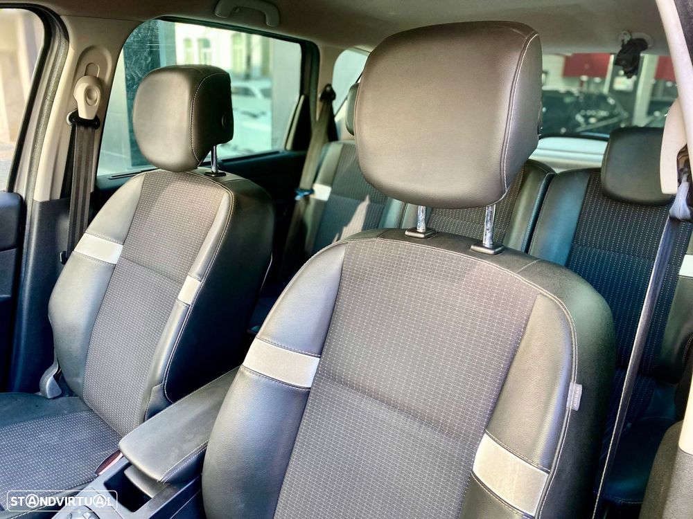 Renault Scénic 1.5 dCi Exclusive SS - 11