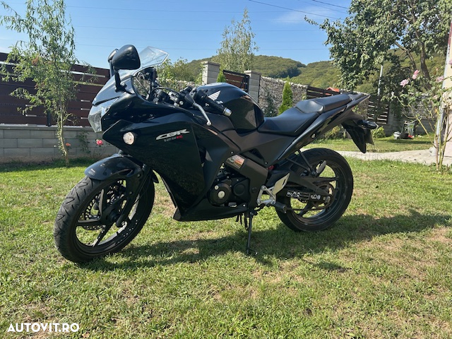 Honda CBR 125R - 3