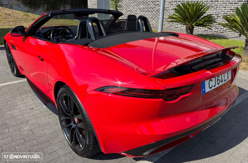 Jaguar F-Type 2.0 i4 R-Dynamic Black — fotografia 8