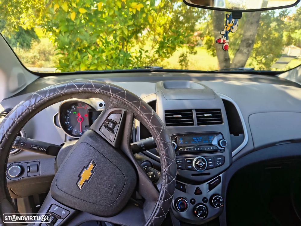Chevrolet Aveo 1.2 LT - 8