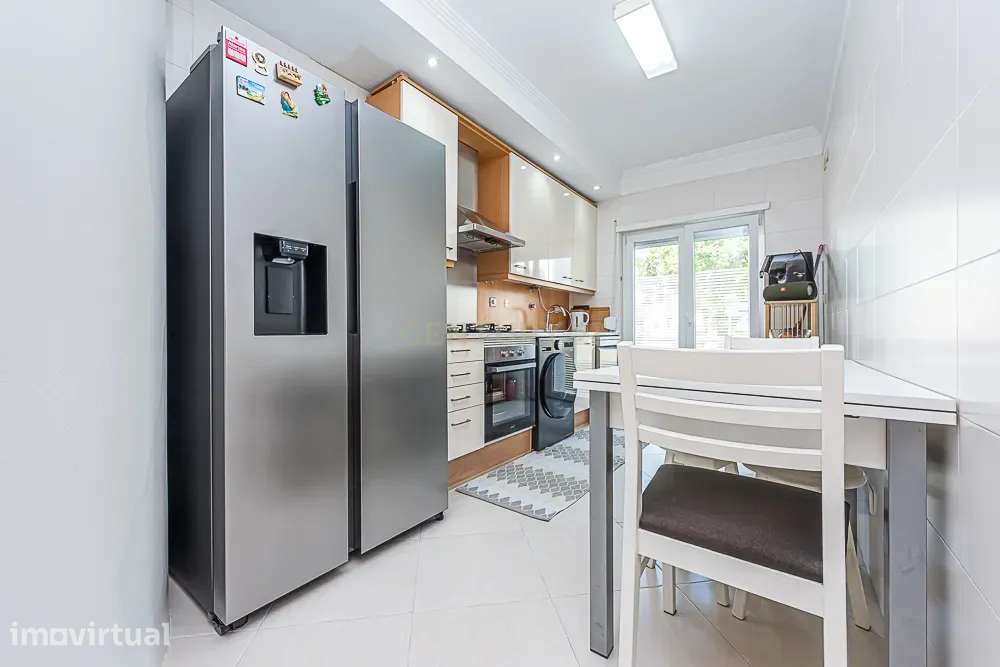 Apartamento T2, Nova Azeda, Setúbal com Varandas e Parqueamento - Grande imagem: 3/31