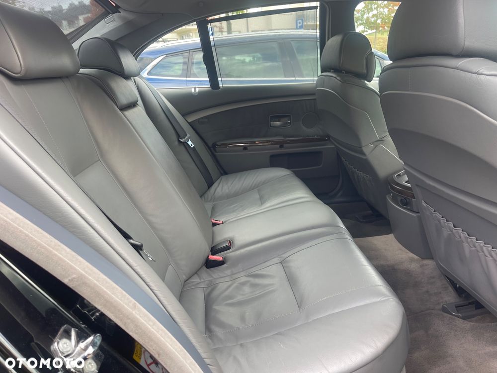 BMW Seria 7 - 13