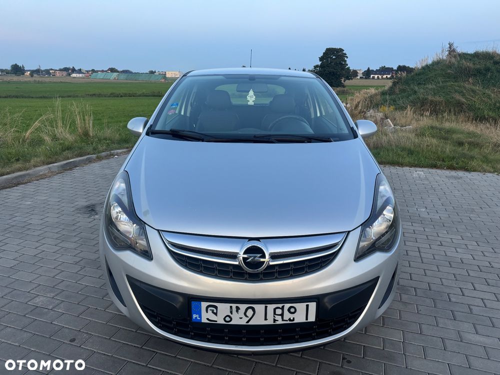 Opel Corsa 1.2 Cosmo - 2
