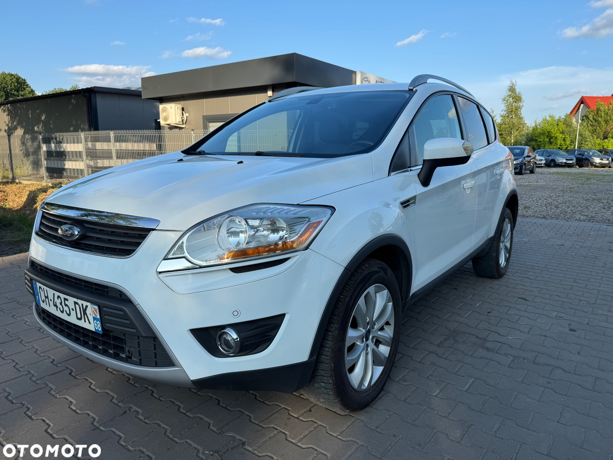 Ford Kuga 2.0 TDCi 2x4 Titanium - 12