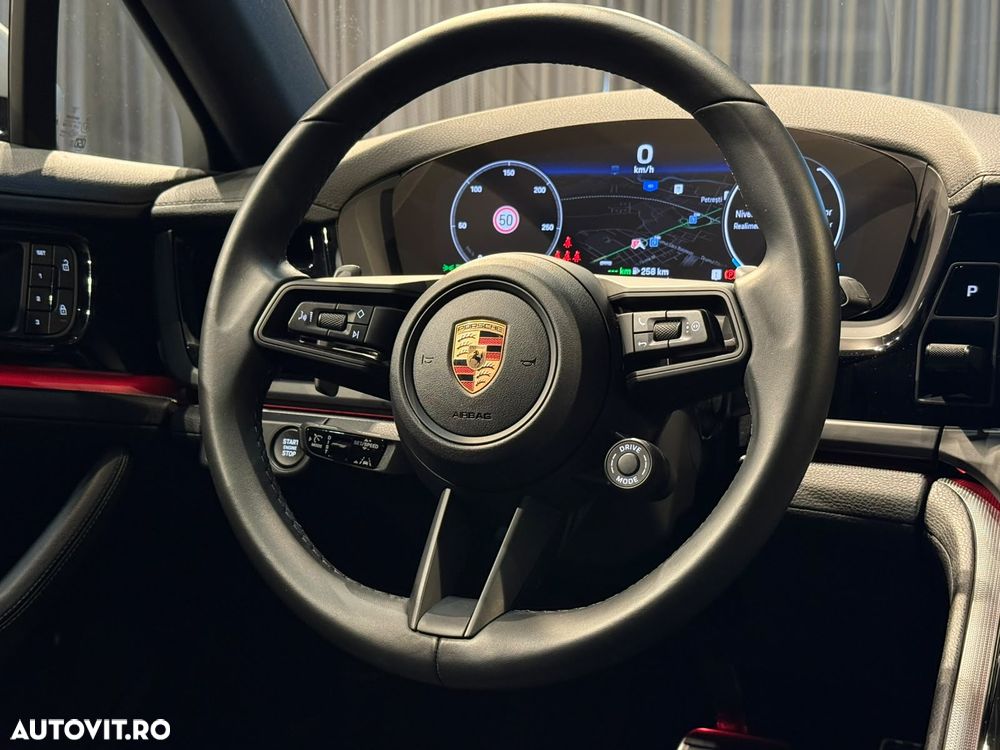 Porsche Panamera 4 E-Hybrid - 11
