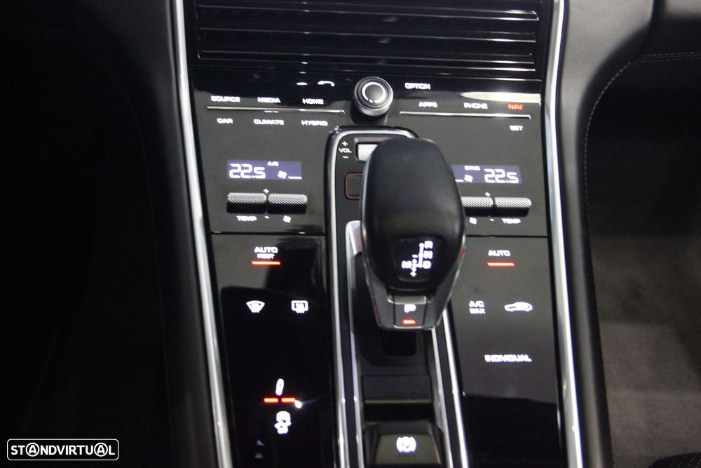 Porsche Panamera Sport Turismo 4 E-Hybrid Platinum Edition - 28