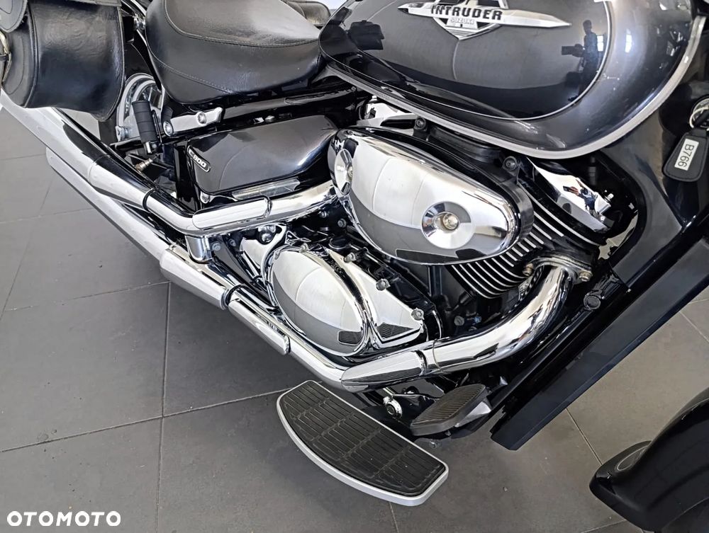 Suzuki VL 800 Volusia - Boulevard C50 - 4