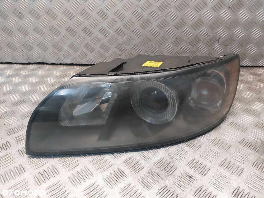 LAMPA LEWY PRZÓD VOLVO S40 II 30698636 0301198201 - 1